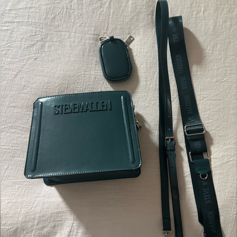 Steve Madden Evelyn Teal Crossbody Bag with 2 changeable satrap & headphone case